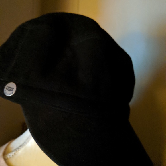UGG Accessories - UGG  All Weather Suede Faux Fur Lined Cap